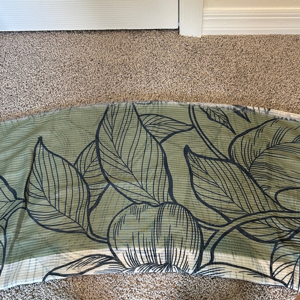 Echo Leaf Print Scarf